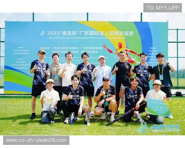 足球球星如何搭配服饰展现个人风格与时尚魅力的秘密解析